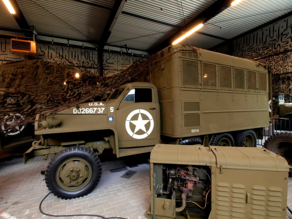 G-630 Studebaker US6-U3 Ordnance & Maintenance truck pic3