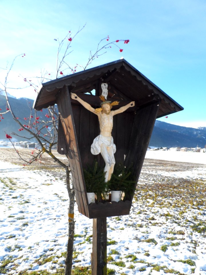 Götzens-Kruzifix-Einethöfe-Unterer Feldweg