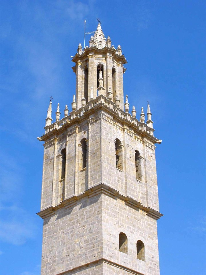 Fuentes de Nava - Iglesia de San Pedro 02