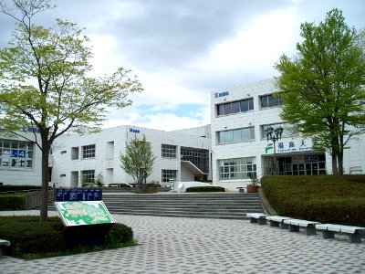 Fukushima-Univ-LectureHalls-2012050401