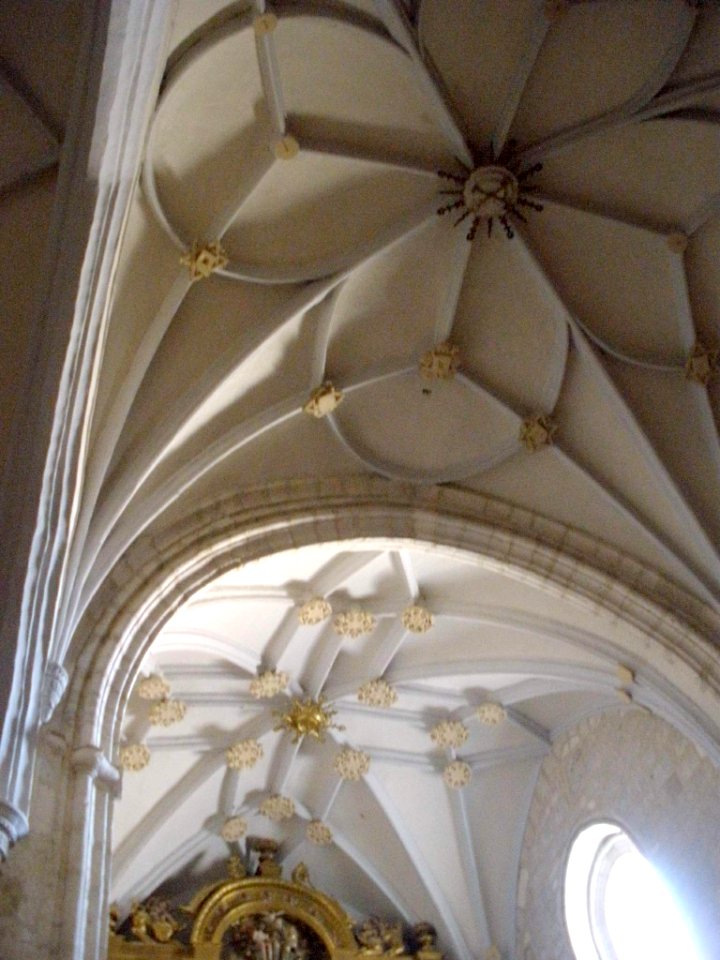 Fuentes de Nava - Iglesia de San Pedro 06