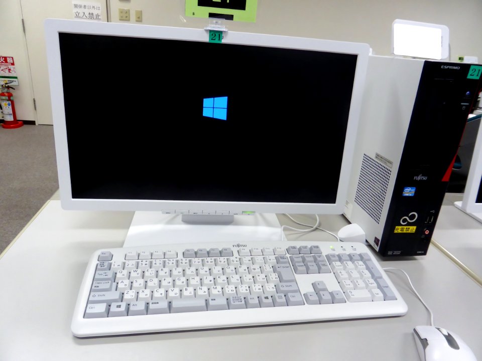 FUJITSU ESPRIMO D582-G