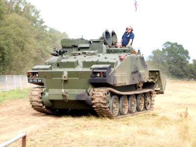 FV180 Comabat Engineer Tractor (CET) pic5