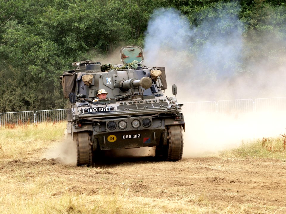 FV433 Abbot self-propelled 105mm gun pic-007