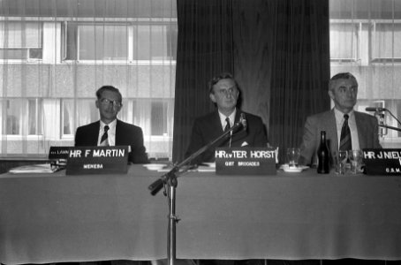 Fusie CSM, Gist Brocades en Meneba, tijdens persconf mr F Martin (Meneba),Ter, Bestanddeelnr 926-5217