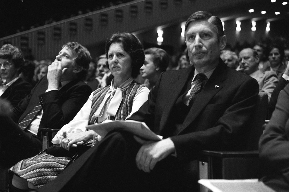 Fusie congres CDA in Den Haag , vlnr Bukman, mevrouw Van Agt en Van Agt, Bestanddeelnr 931-0792