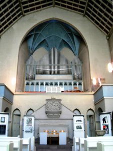 Galiläakirche Altar und Orgel