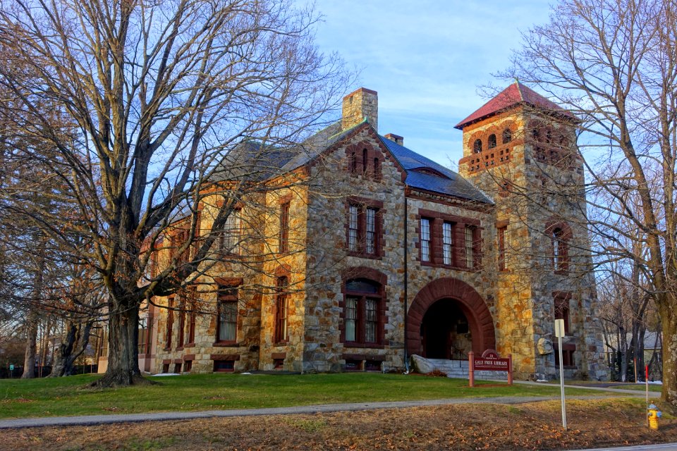 Gale Free Library (Damon Memorial building) - Holden, Massachusetts - DSC08358