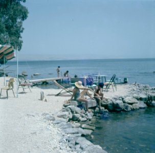 Galilea Recreanten aan de oever van het Meer van Tiberias, Bestanddeelnr 255-9326