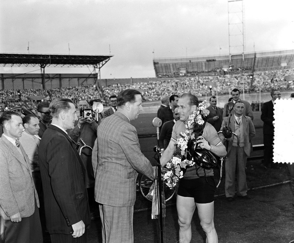 Gala-avond Tour de France Stadion Amsterdam, hulde Jan Derksen, Bestanddeelnr 906-5766