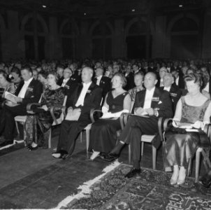 Galaconcert tgv 125-jarig bestaan NS in Concertgebouw, onder de gasten vln, Bestanddeelnr 916-8978