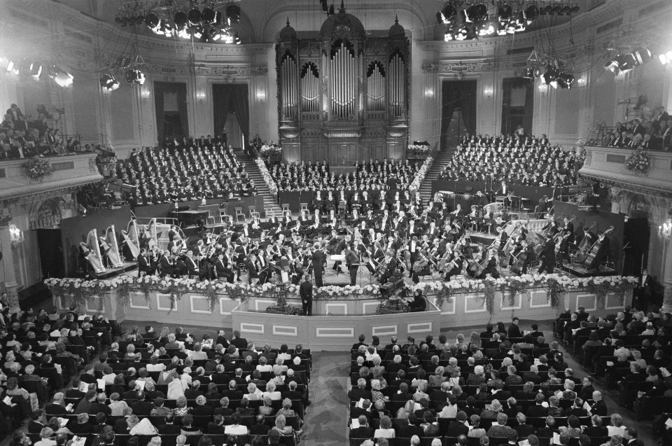 Galaconcert t.g.v. 100-jarig bestaan Concertgebouw en afronding renovatie overz, Bestanddeelnr 934-2276