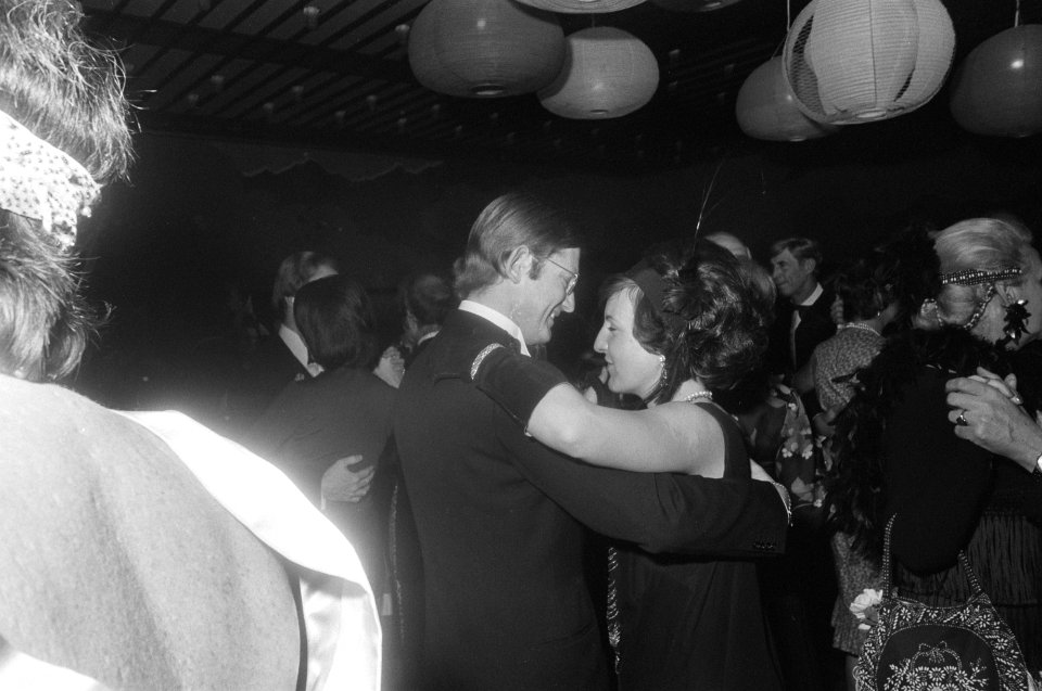 Galapersbal in Ohma hotel iav Prinses Margriet en Pieter Van Vollenhoven Ma, Bestanddeelnr 928-2711
