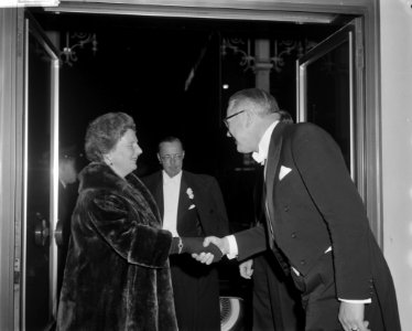 Gala-avond in de Stadsschouwburg in Amsterdam ter gelegenheid van Boekenweek 19…, Bestanddeelnr 913-7092