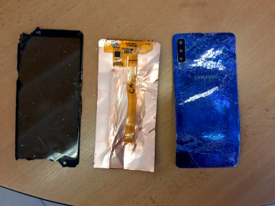 Galaxy A7 - 2018 (broken) 1