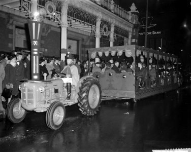 Gala-avond in de Stadsschouwburg in Amsterdam ter gelegenheid van Boekenweek 19…, Bestanddeelnr 913-7095