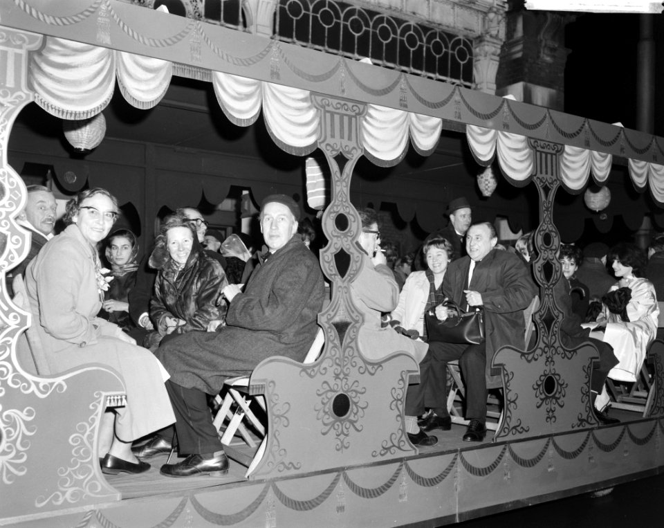 Gala-avond in de Stadsschouwburg in Amsterdam ter gelegenheid van Boekenweek 196, Bestanddeelnr 913-7080