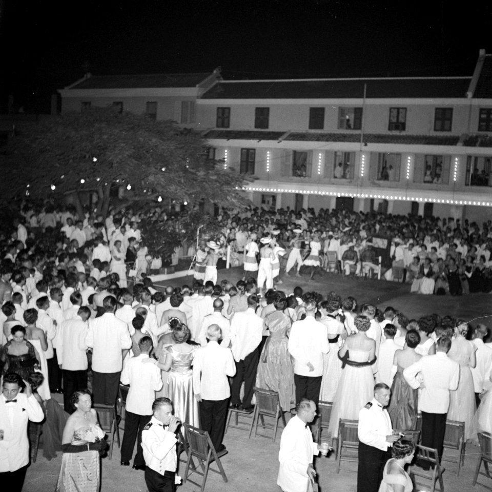 Gala-ontvangst op het Fortplein, Bestanddeelnr 252-3805