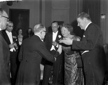 Gala-avond in de Stadsschouwburg in Amsterdam ter gelegenheid van Boekenweek 196, Bestanddeelnr 913-7083