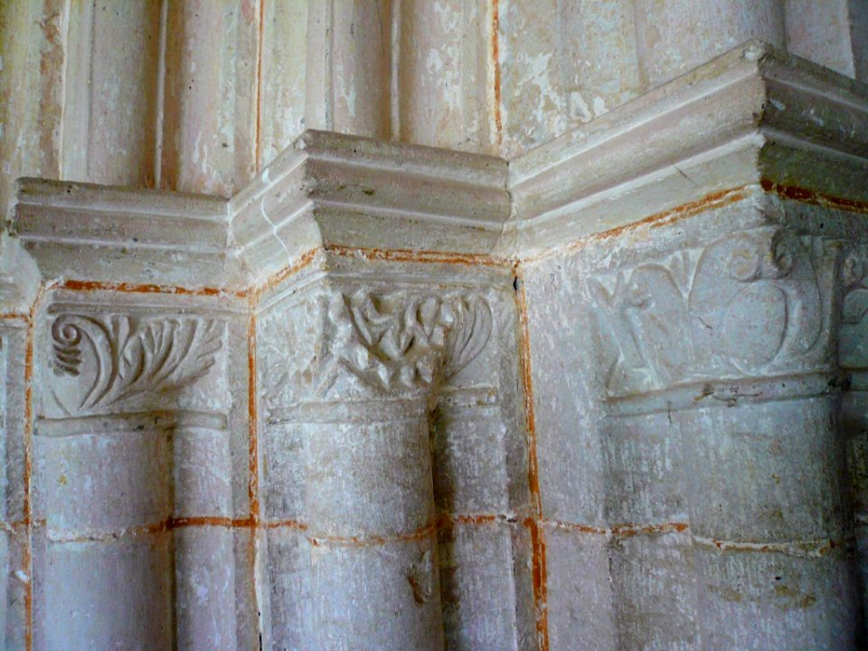 Gámiz - Iglesia de Santa Eulalia, portada tardorrománica con arquería apuntada protogótica 08