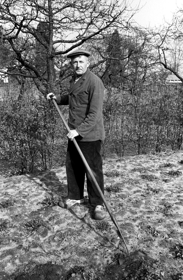 G Van Oosterum 70 jaar in dienst in Baarn, Bestanddeelnr 912-1920