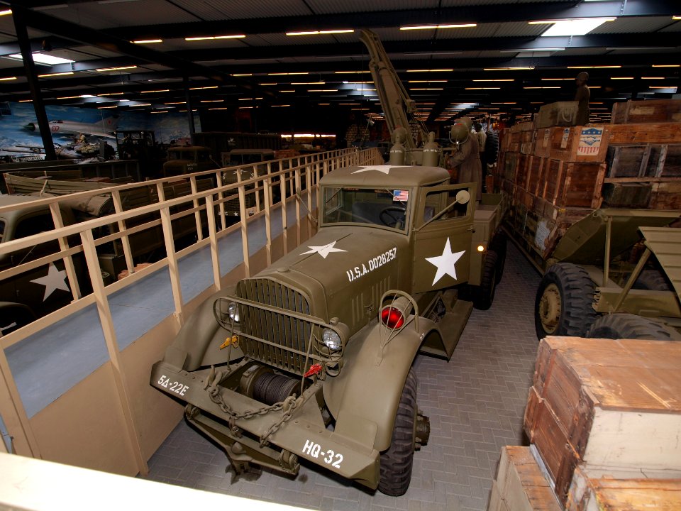 G-116 6x6 Ward la France 1000 Heavy Wrecker M1 pic2