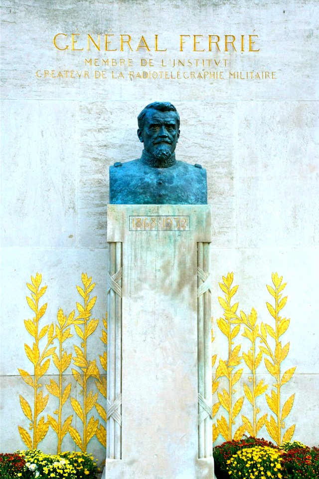 Général Ferrié par Sicard Champ-de-mars