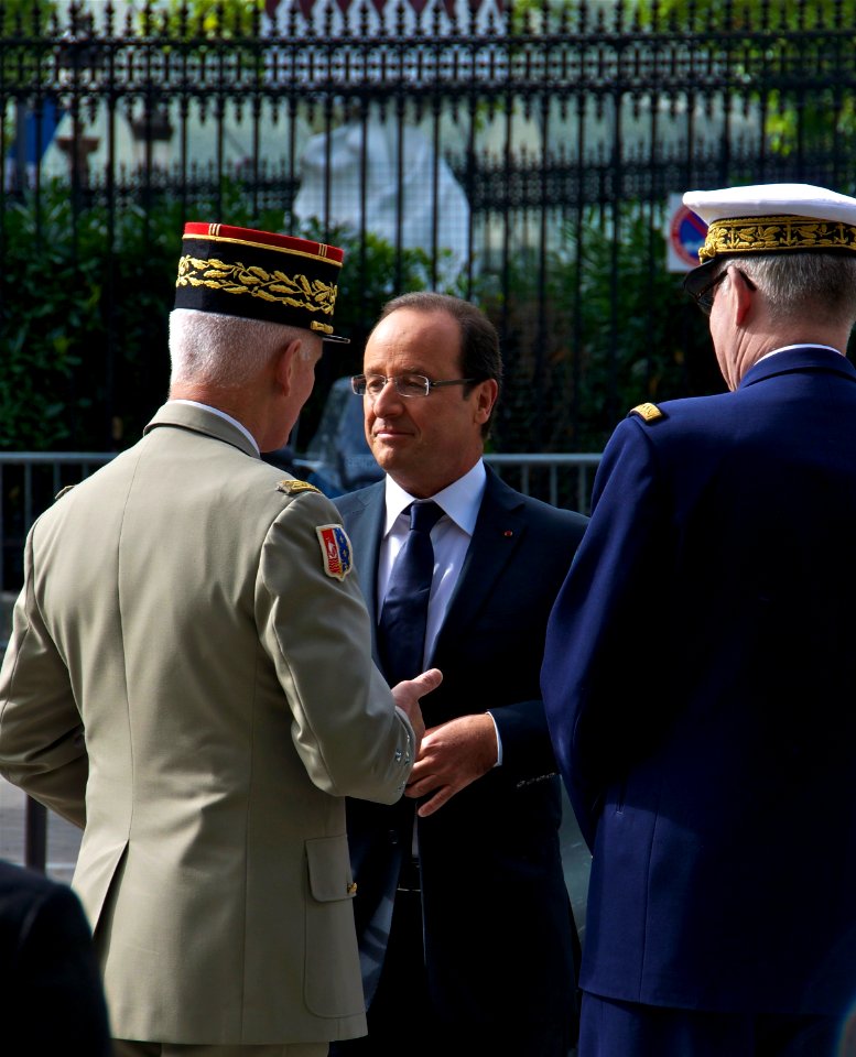 Général Bruno Dary Président François Hollande Amiral Edouard Guillaud 14 juillet 2012 Paris