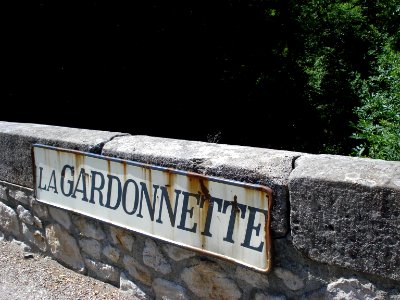 Génolhac (Gard, Fr), parvis du pont sur la Gardonnette