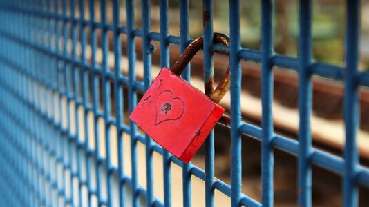 Red fence symbol