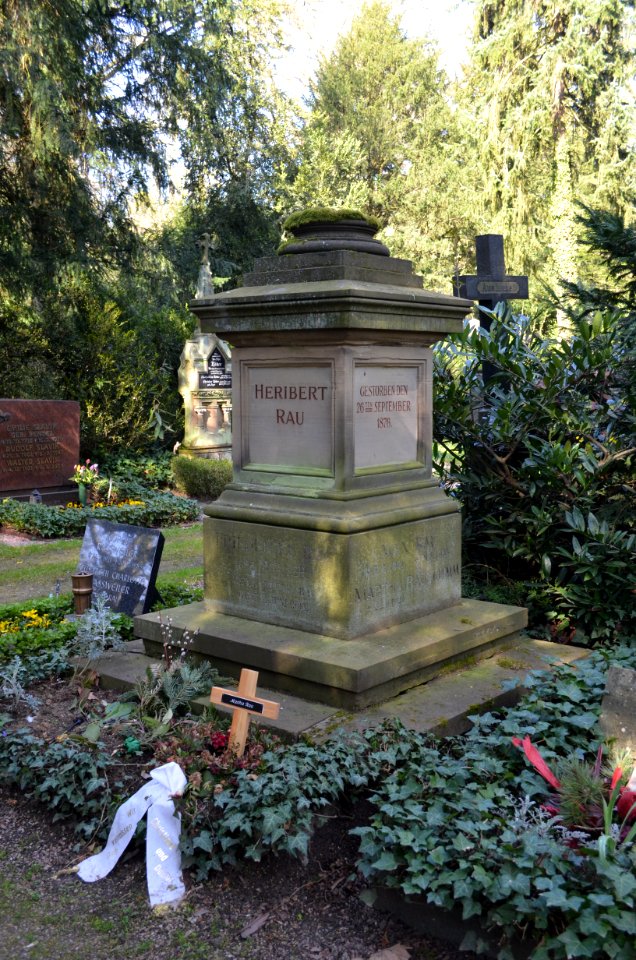 Frankfurt, Hauptfriedhof, Grab J 1-2 Rau