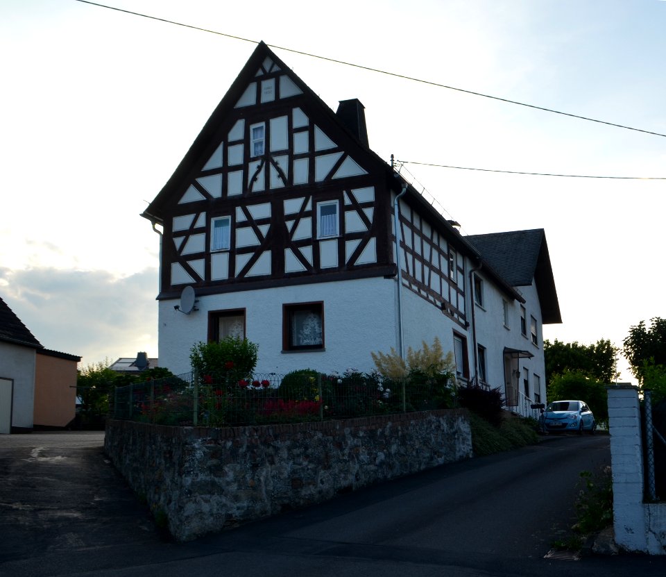 Görgeshausen, Auf dem Berg 1a