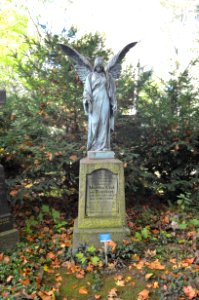 Frankfurt, Hauptfriedhof, Grab J 1128 Ebel