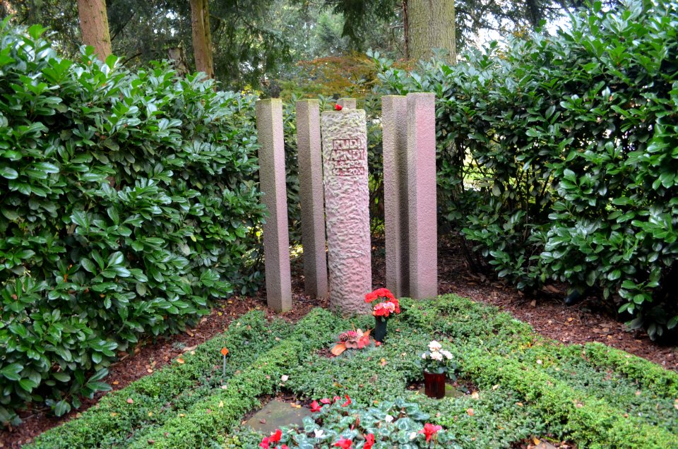 Frankfurt, Hauptfriedhof, Grab II Rudi Arndt (1)