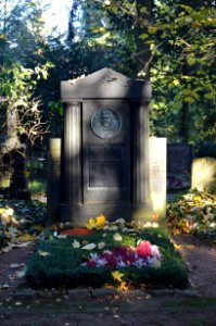 Frankfurt, Hauptfriedhof, Grab IV 101 Ganss