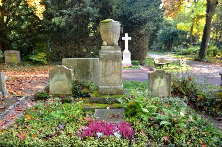 Frankfurt, Hauptfriedhof, Grab J 1011-1012 Cuno
