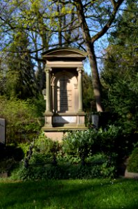 Frankfurt, Hauptfriedhof, Grab J 323 Weinsperger