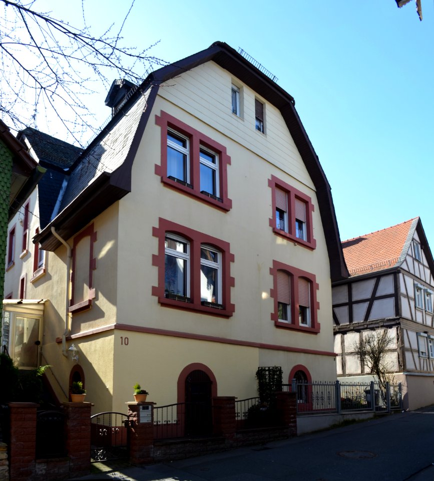Frankfurt-Seckbach, Niedergasse 8-10