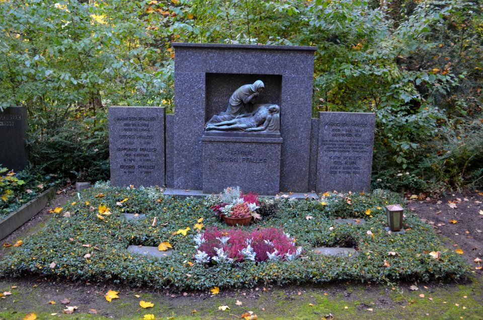 Frankfurt, Hauptfriedhof, Grab J 1247 Pfaller