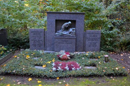 Frankfurt, Hauptfriedhof, Grab J 1247 Pfaller