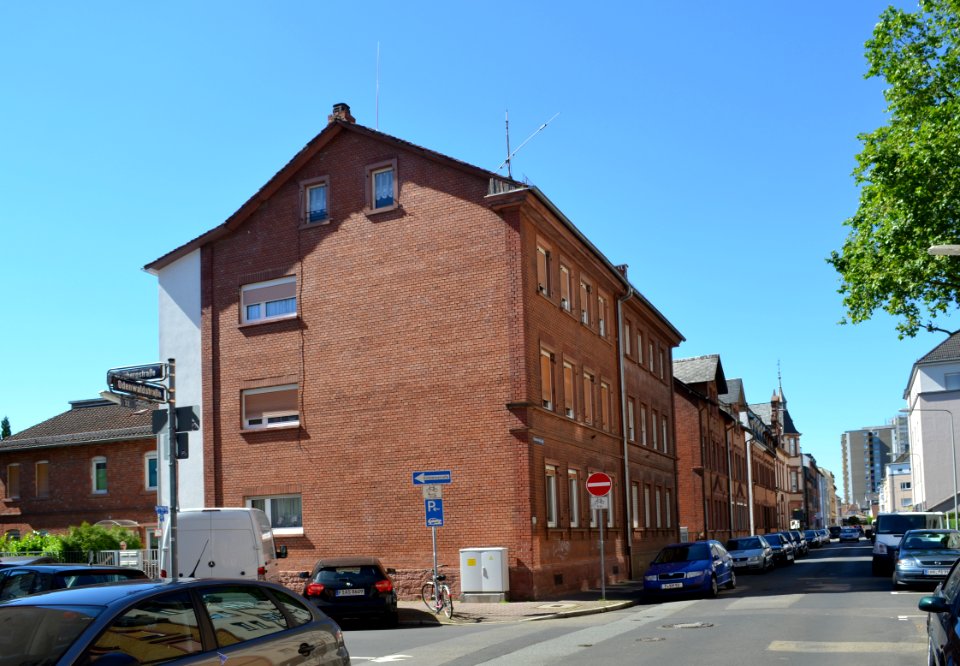 Frankfurt-Niederrad, Odenwaldstraße 30-20