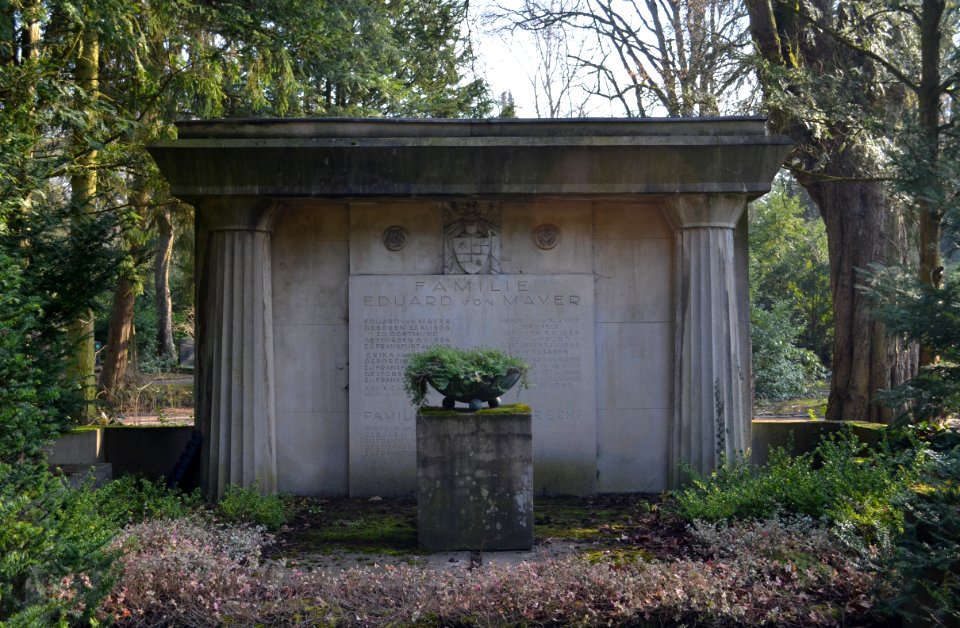 Frankfurt, Hauptfriedhof, Grab I 391 von Mayer