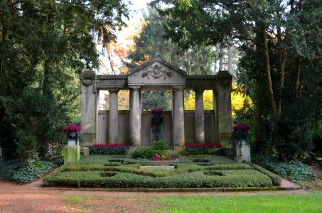 Frankfurt, Hauptfriedhof, Grab II Gartengräber 1 Krebs