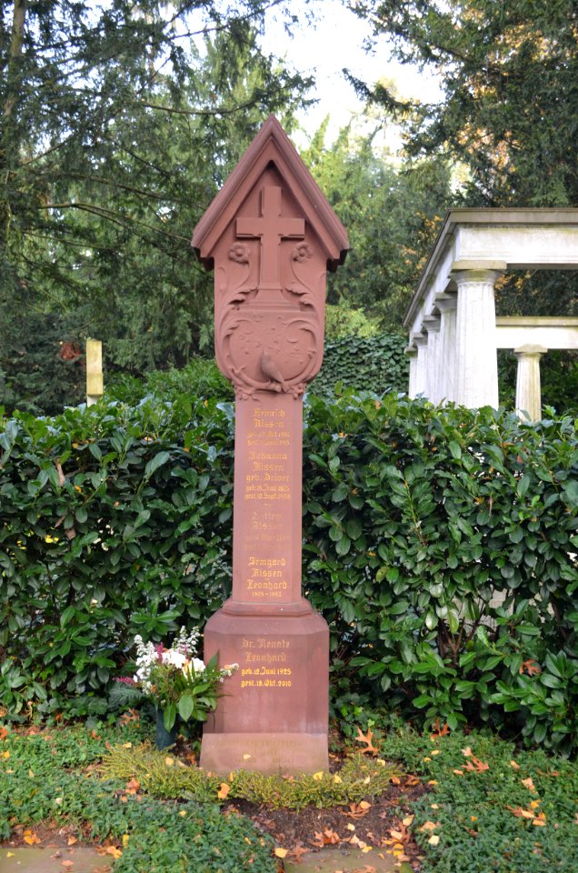 Frankfurt, Hauptfriedhof, Grab II Gartengräber 16 Nissen