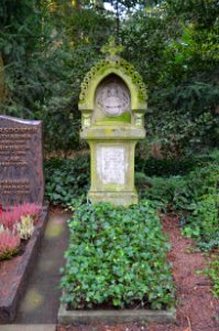 Frankfurt, Hauptfriedhof, Grab V 108 Kemkes