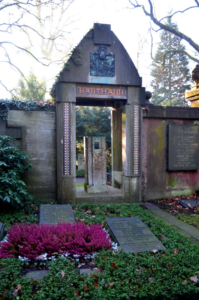 Frankfurt, Hauptfriedhof, Grab I adM 63 Bartmann (1)