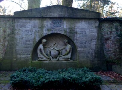 Frankfurt, Hauptfriedhof, Grab I adM 31-33 Gans