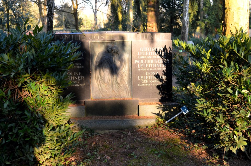 Frankfurt, Hauptfriedhof, Grab K 2475-2476 Leleithner