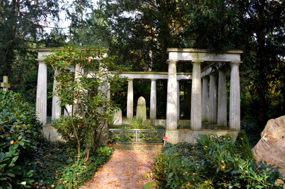 Frankfurt, Hauptfriedhof, Grab II Gartengräber 15 Beit v. Speyer