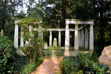 Frankfurt, Hauptfriedhof, Grab II Gartengräber 15 Beit v. Speyer